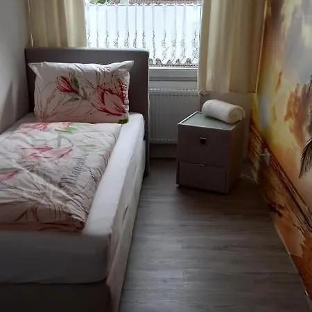 Bed & Breakfast Gaestehaus - Cafe Frank 3*