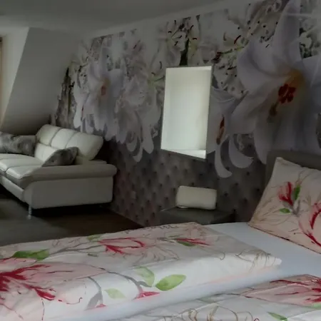 Bed & Breakfast - Café Frank 3*