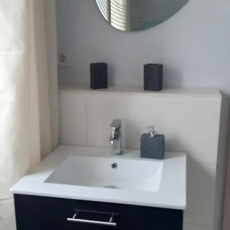 Gaestehaus - Cafe Frank Отель типа 