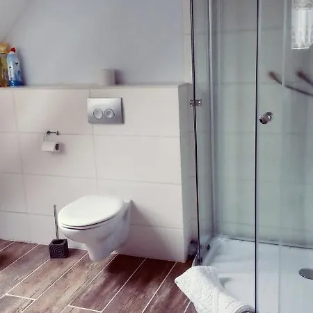 Gaestehaus - Cafe Frank 住宿加早餐酒店 Antweiler