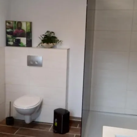 Gaestehaus - Cafe Frank 住宿加早餐酒店 3*