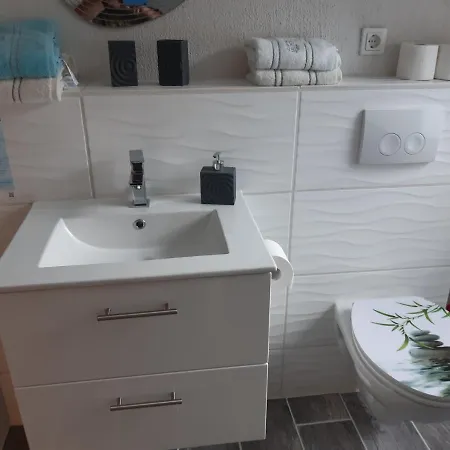 Gaestehaus - Cafe Frank Bed & Breakfast 3*