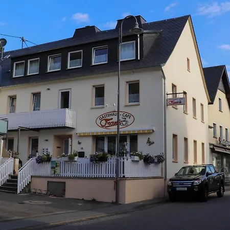 - Café Frank Bed and breakfast *