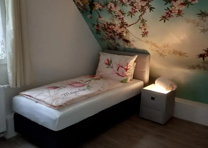 Bed & Breakfast Gaestehaus - Cafe Frank 3*