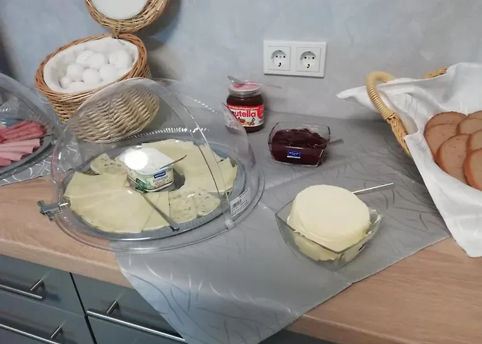 Bed & Breakfast Gaestehaus - Cafe Frank 3*