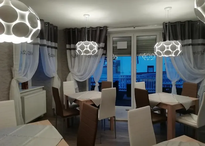 Gaestehaus - Cafe Frank فندق مبيت وإفطار