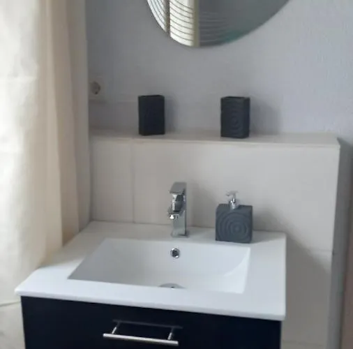 Gaestehaus - Cafe Frank Bed & Breakfast 3*