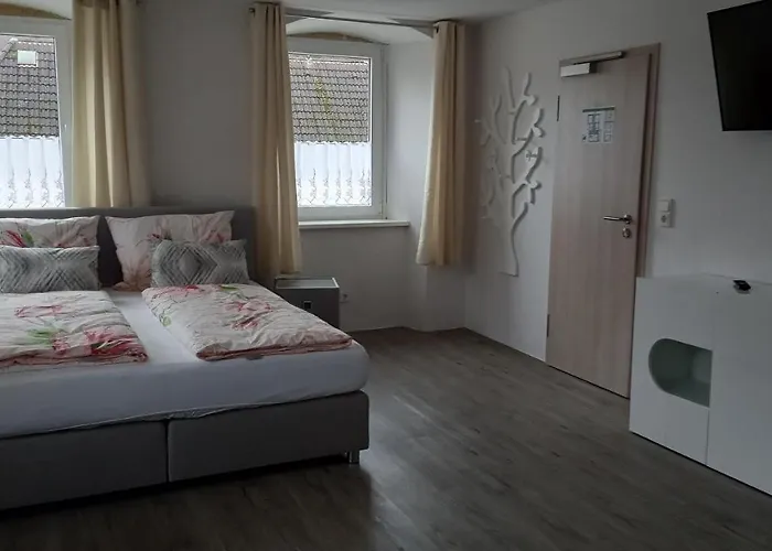 Gaestehaus - Cafe Frank Bed & Breakfast 3*