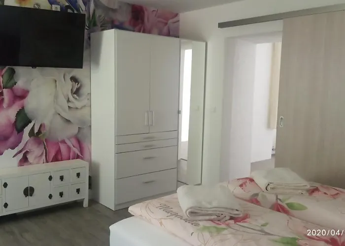 - Café Frank Couette-café 3*