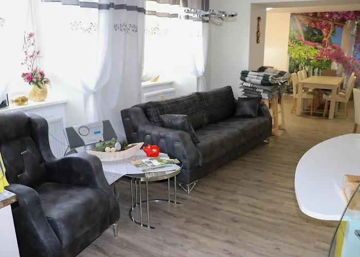 Gaestehaus - Cafe Frank Bed & Breakfast